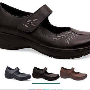 Dansko "Annie" Brown Leather Mary Janes 40/9.5-10